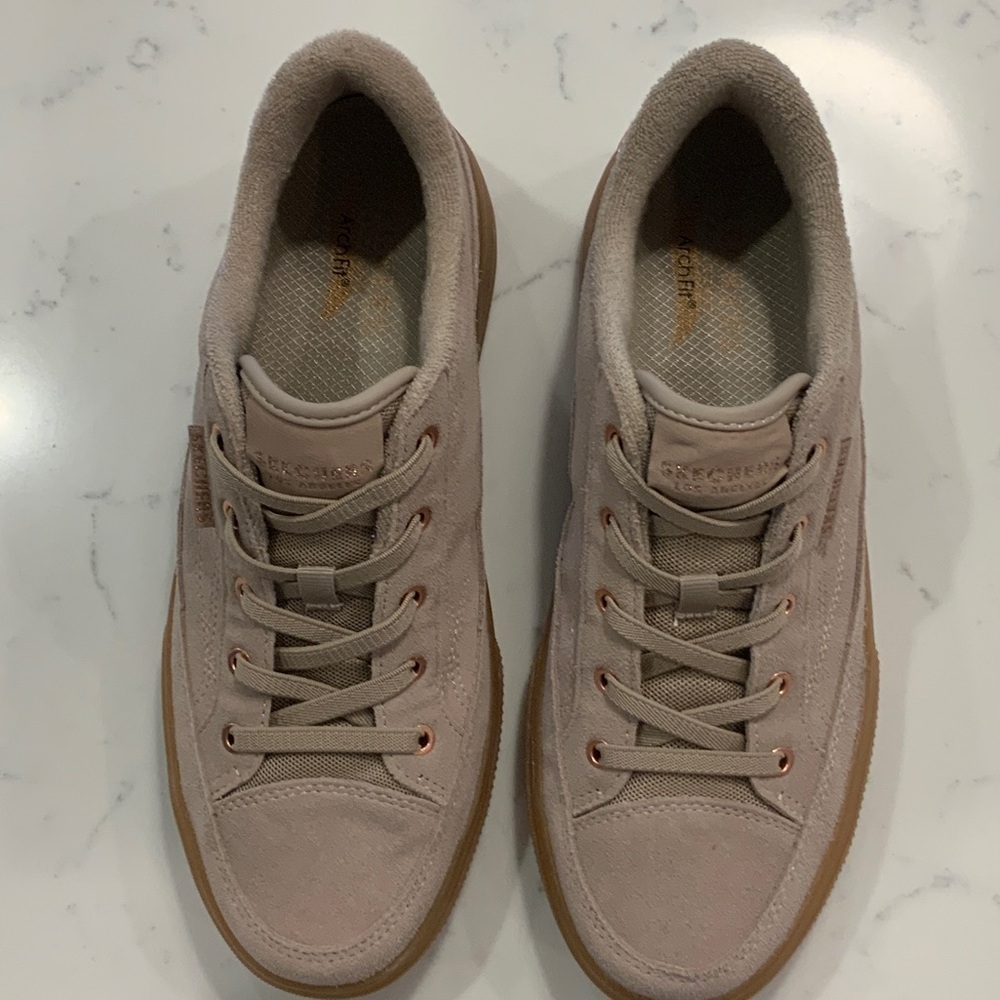 Skechers Men's Beige Sneakers